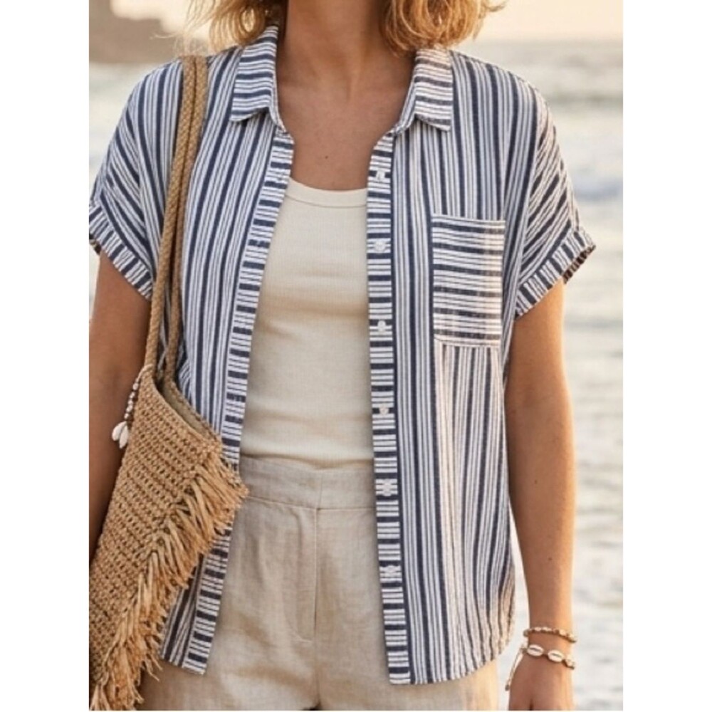 a.n.a Blue & White Striped Short-Sleeve Button Down Shirt
